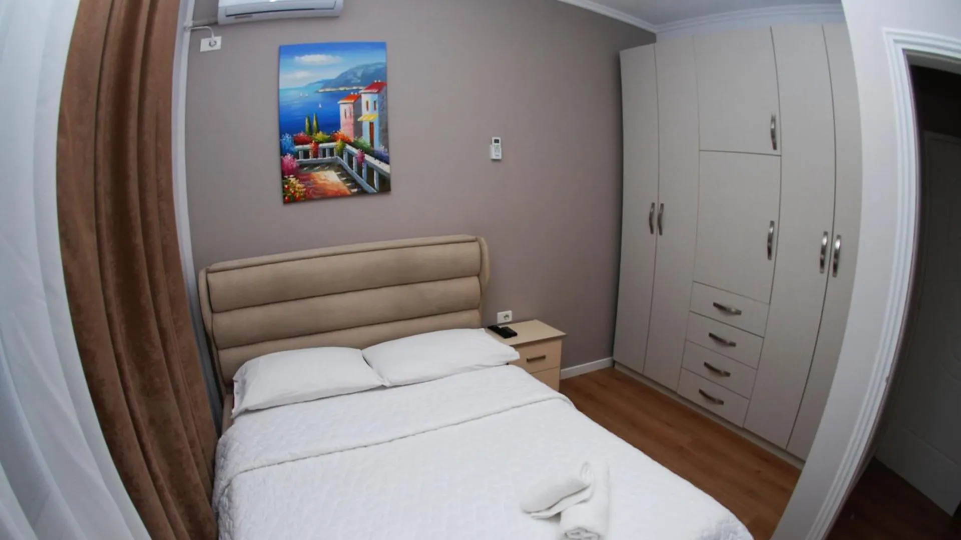 Hotel Vila Alvin & Apartments Sarandë 2*,