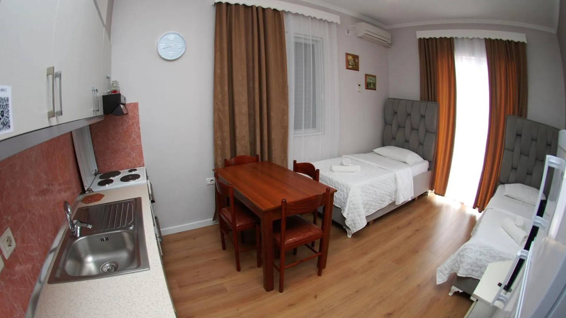 Hotel Vila Alvin & Apartments Sarandë
