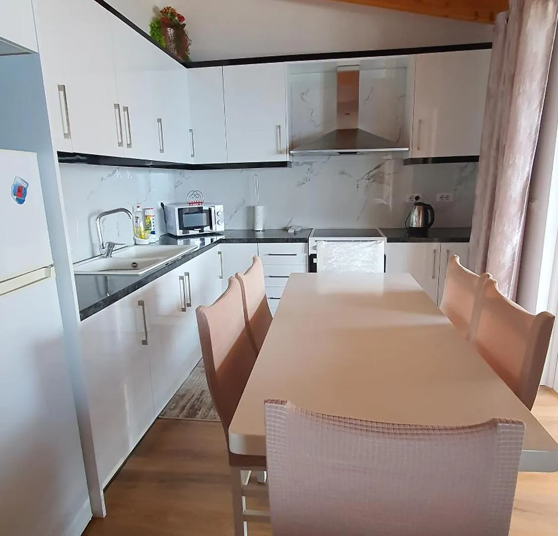 Hotel Vila Alvin & Apartments Saranda 2*,  Arnavutluk