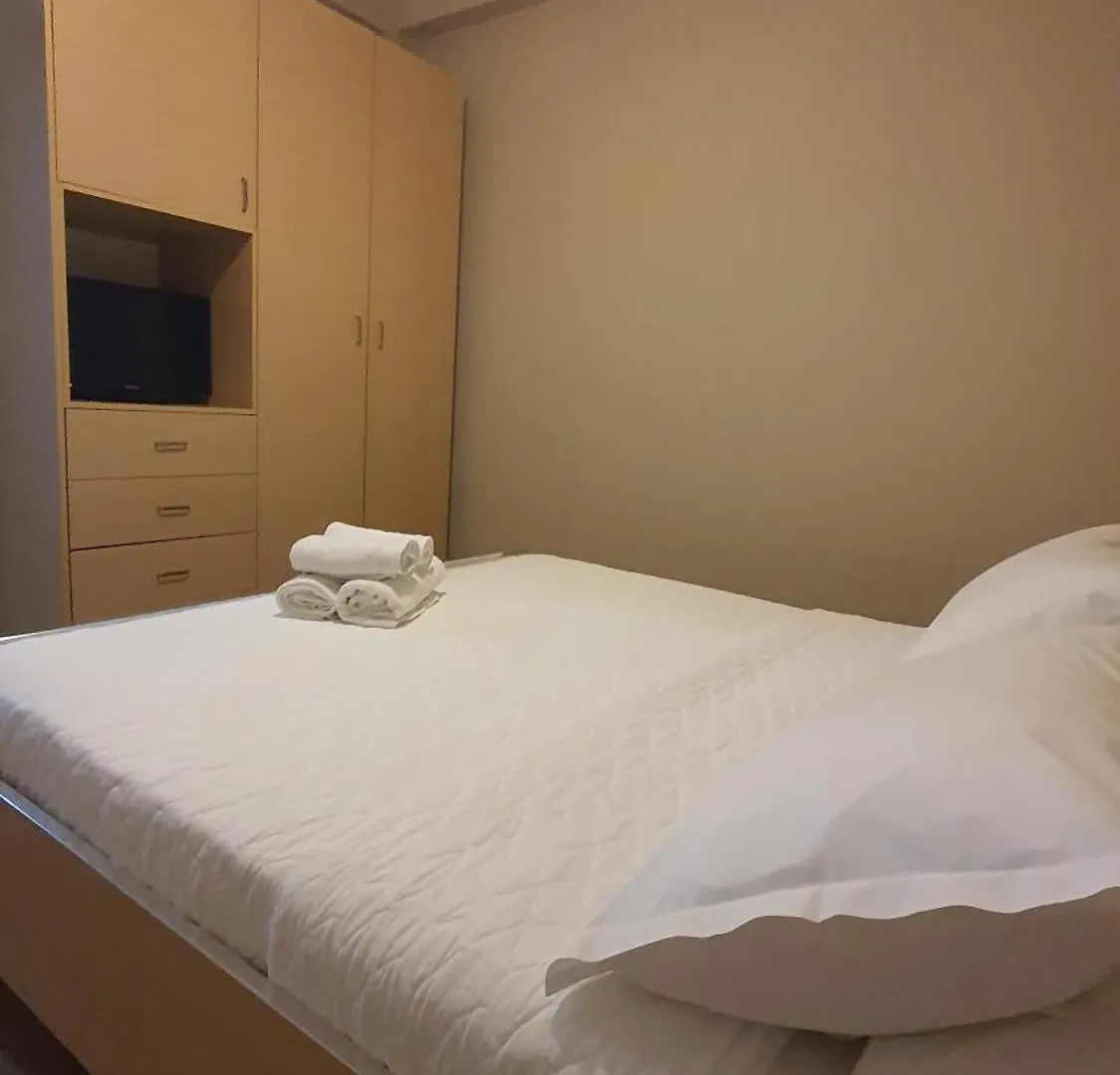 Hotel Vila Alvin & Apartments Saranda 2*,  Arnavutluk