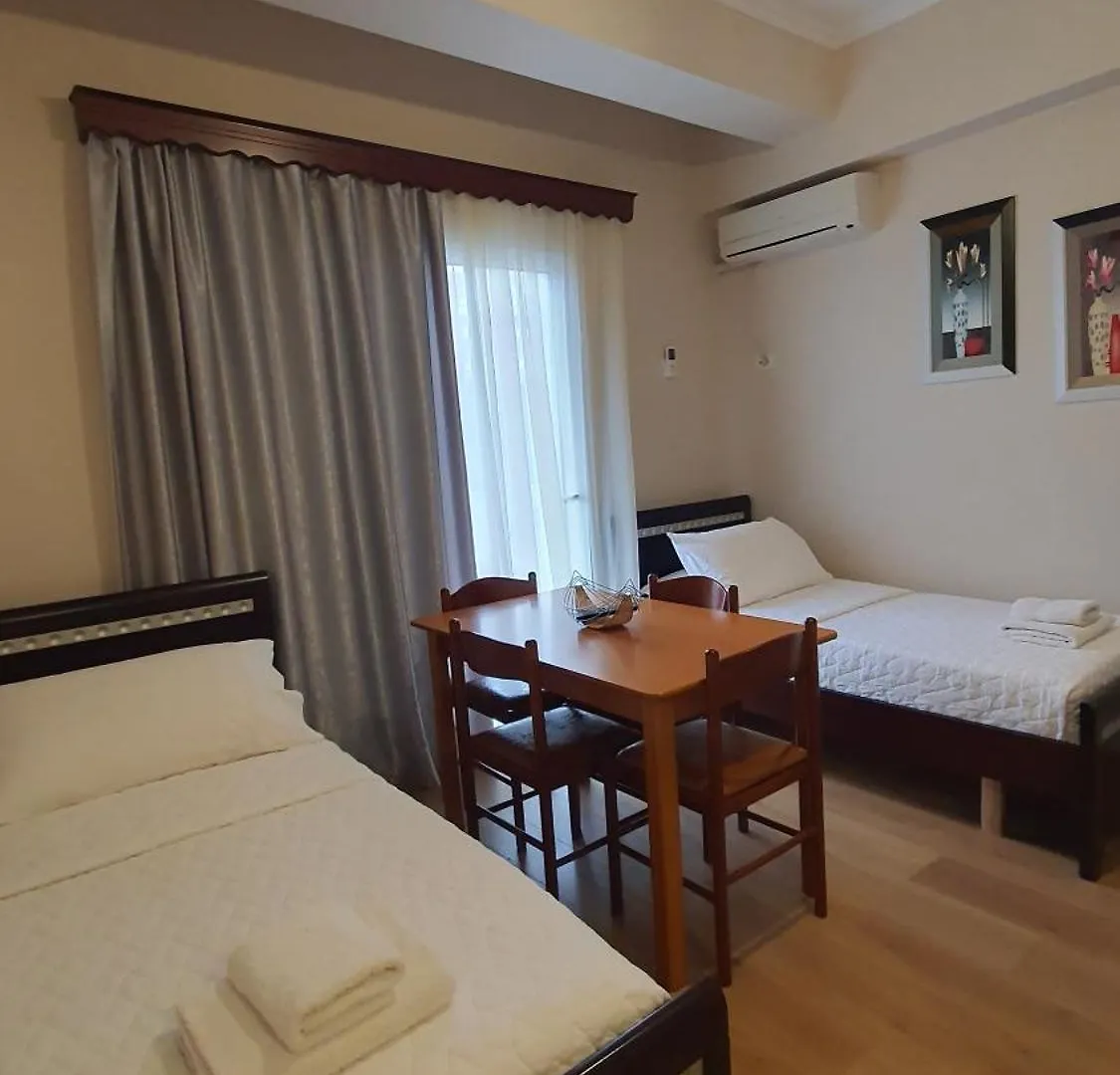 Hotel Vila Alvin & Apartments Sarandë 2*,  アルバニア